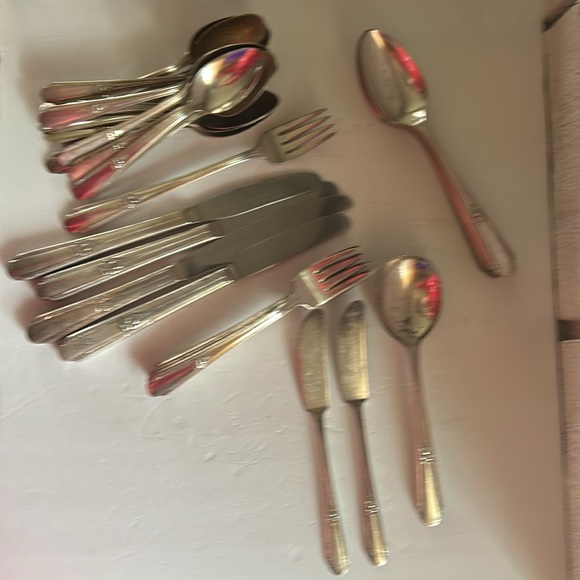 Wm Rogers Memory Hiawathaa Pattern Flatware - Picture 4 of 8